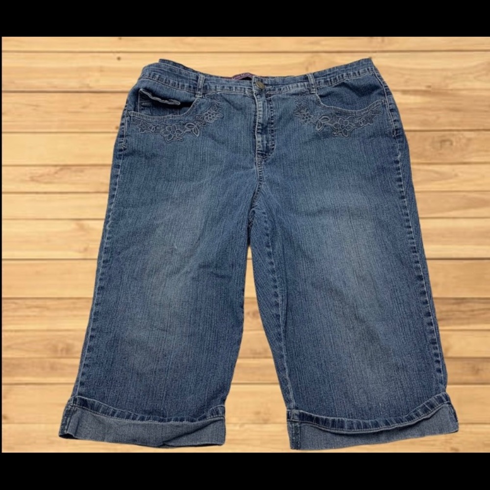 Women’s blue jean shorts - 18W